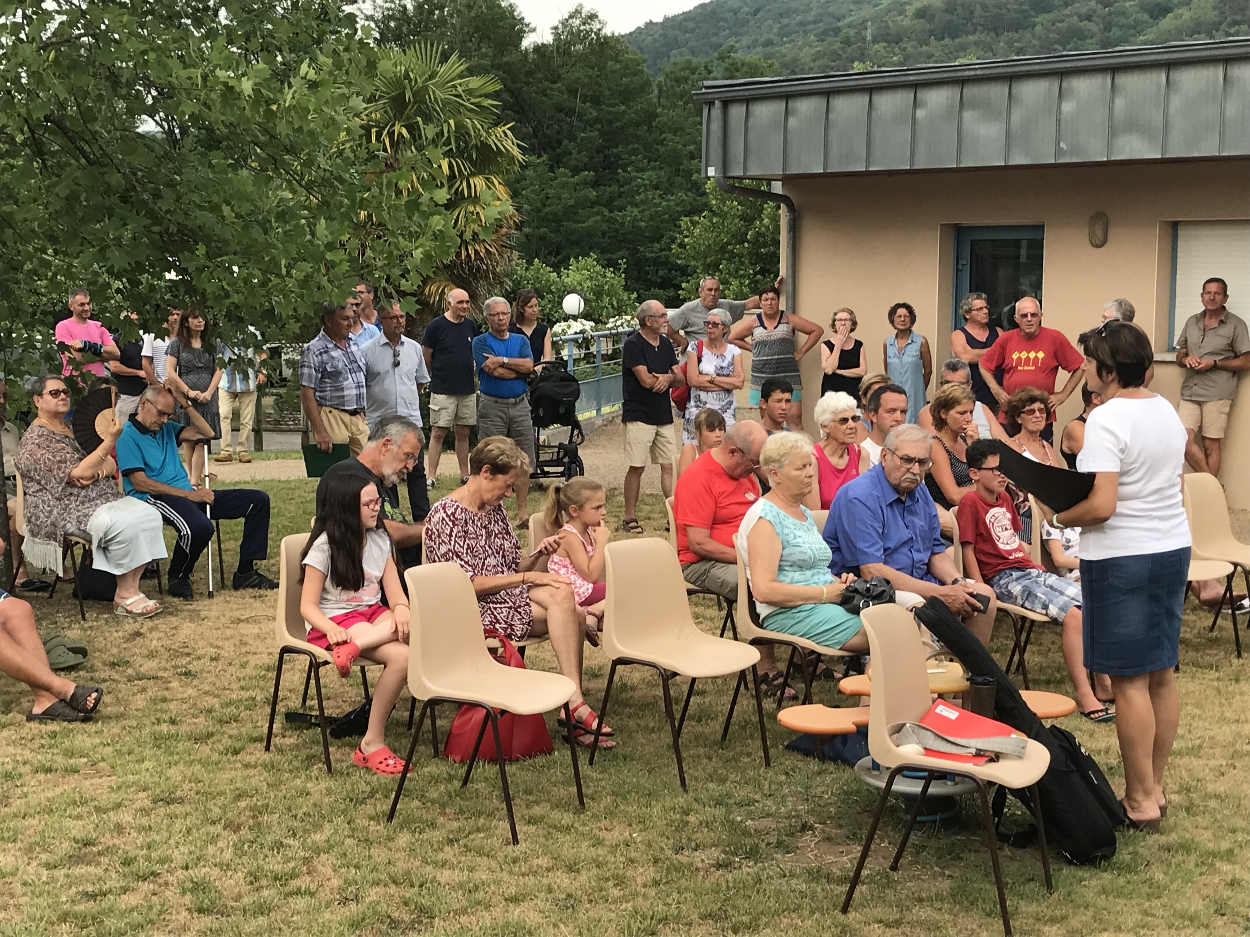 Inauguration des lodges et 1er pot au Camping Municipal***